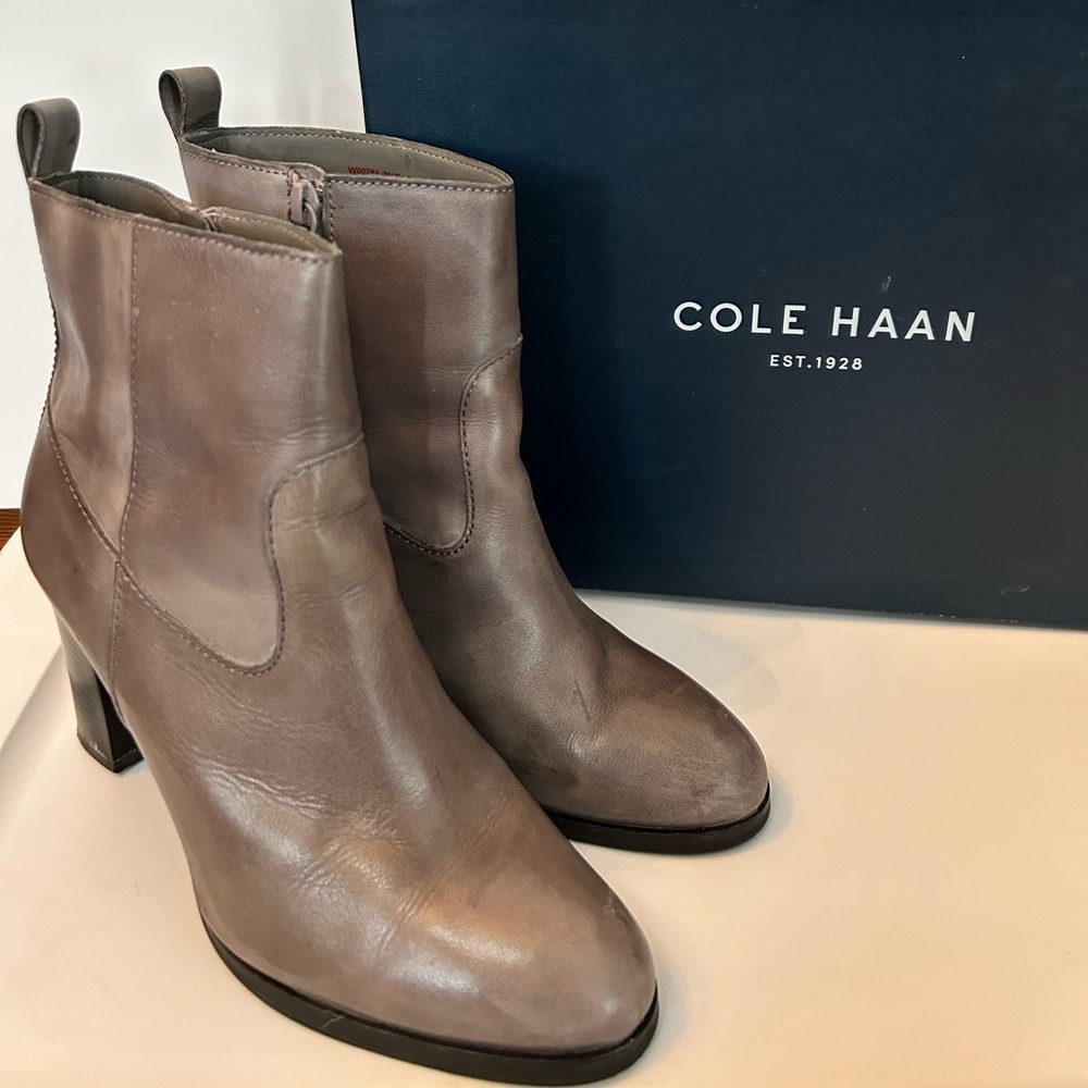 Cole Haan (Like New!) women’s size 7.5 grey 3 inch heeled boot.